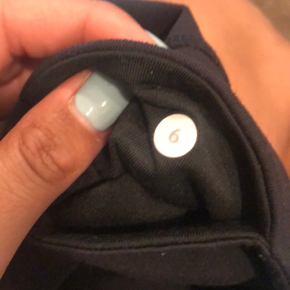 SOLD. Lululemon Wunder unders - Picture 5 of 5